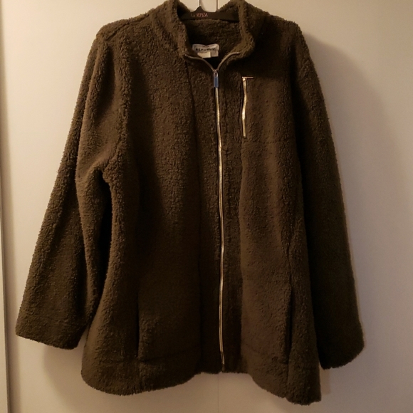 Fuzzy green jacket - Picture 1 of 4